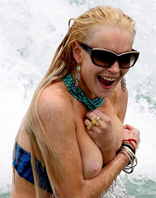 Lindsay Lohan In A Dirt Cunny And Nip Slides